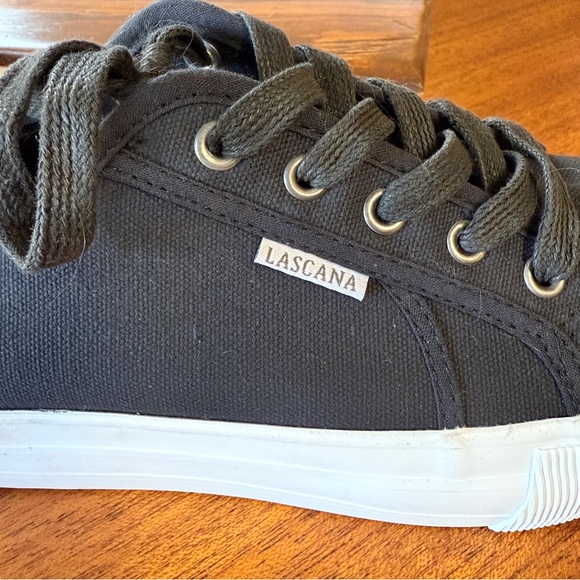 NWOB Lascana Platform Sneakers Black Lace Up Size 9 - Picture 10 of 13